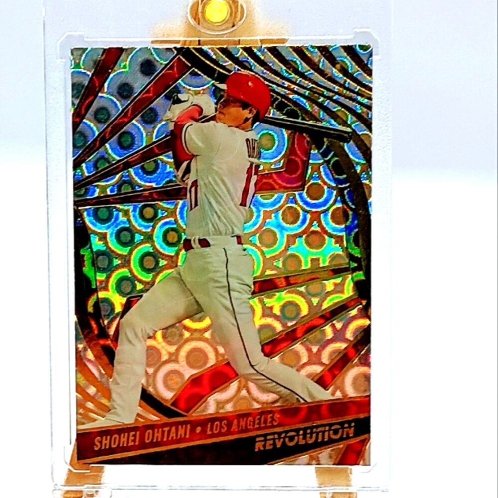 Shohei Ohtani DP/DH #61 Groove Prism Refractor 2022 Panini Chronicles Revolution